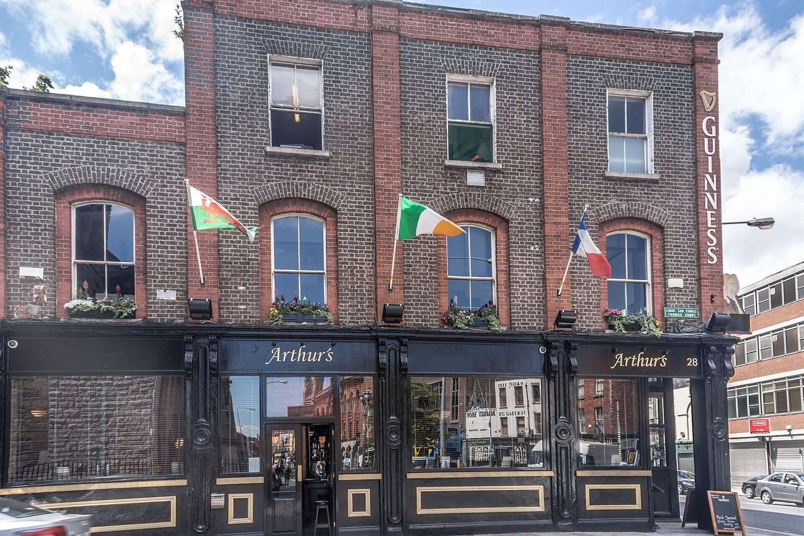 Arthur's pub front on Thomas Street